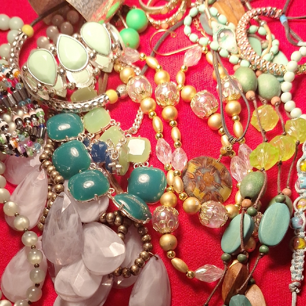 17 PC Jewelry Bundle Necklaces Bracelets Earrings Colorful Boho Cruise Festival